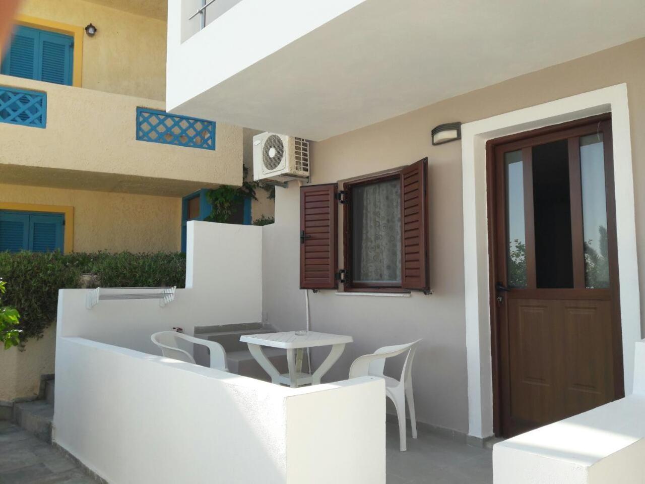 Blue Ocean Apartments Makrýgialos المظهر الخارجي الصورة