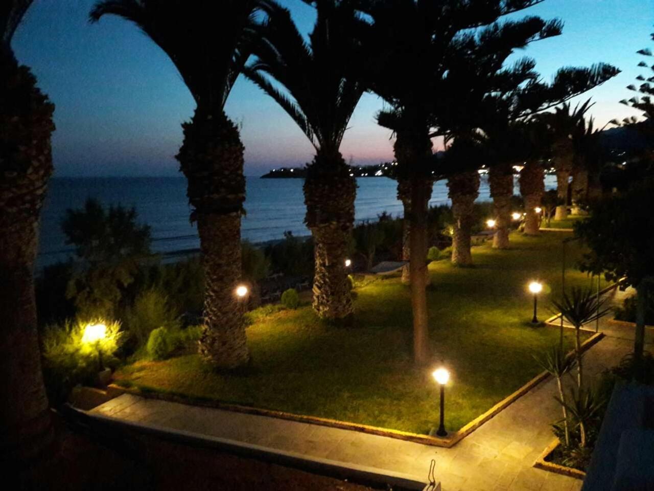 Blue Ocean Apartments Makrýgialos المظهر الخارجي الصورة
