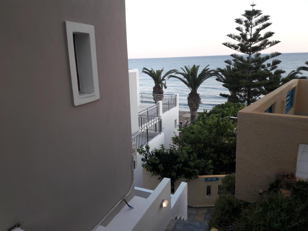 Blue Ocean Apartments Makrýgialos المظهر الخارجي الصورة