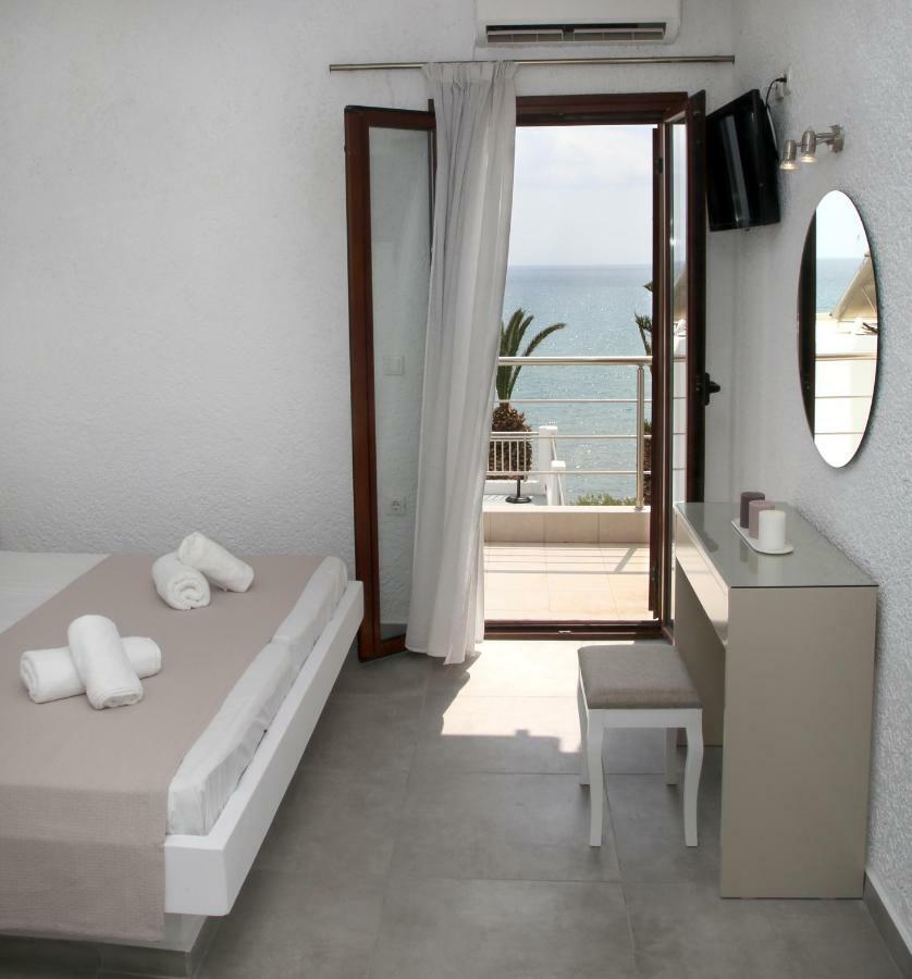 Blue Ocean Apartments Makrýgialos المظهر الخارجي الصورة