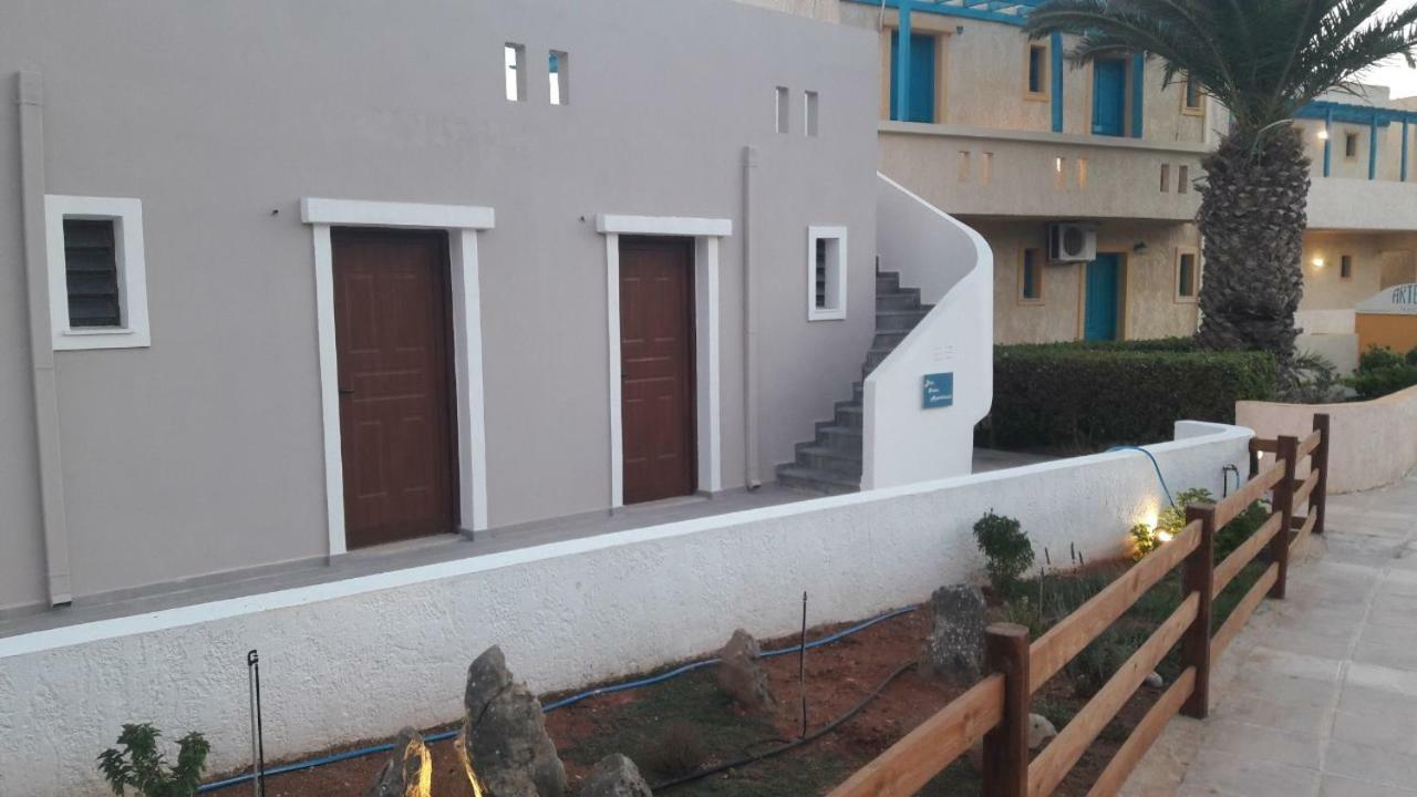 Blue Ocean Apartments Makrýgialos المظهر الخارجي الصورة